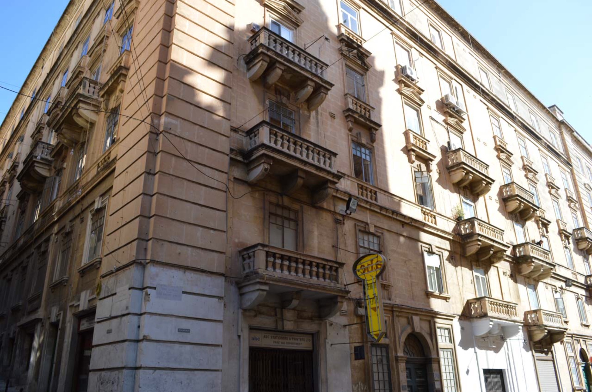 INSTITUTIONS SHOULD ENCOURAGE THE FIGHT AGAINST CORRUPTION, NOT DISTANCE THEMSELVES FROM IT￼